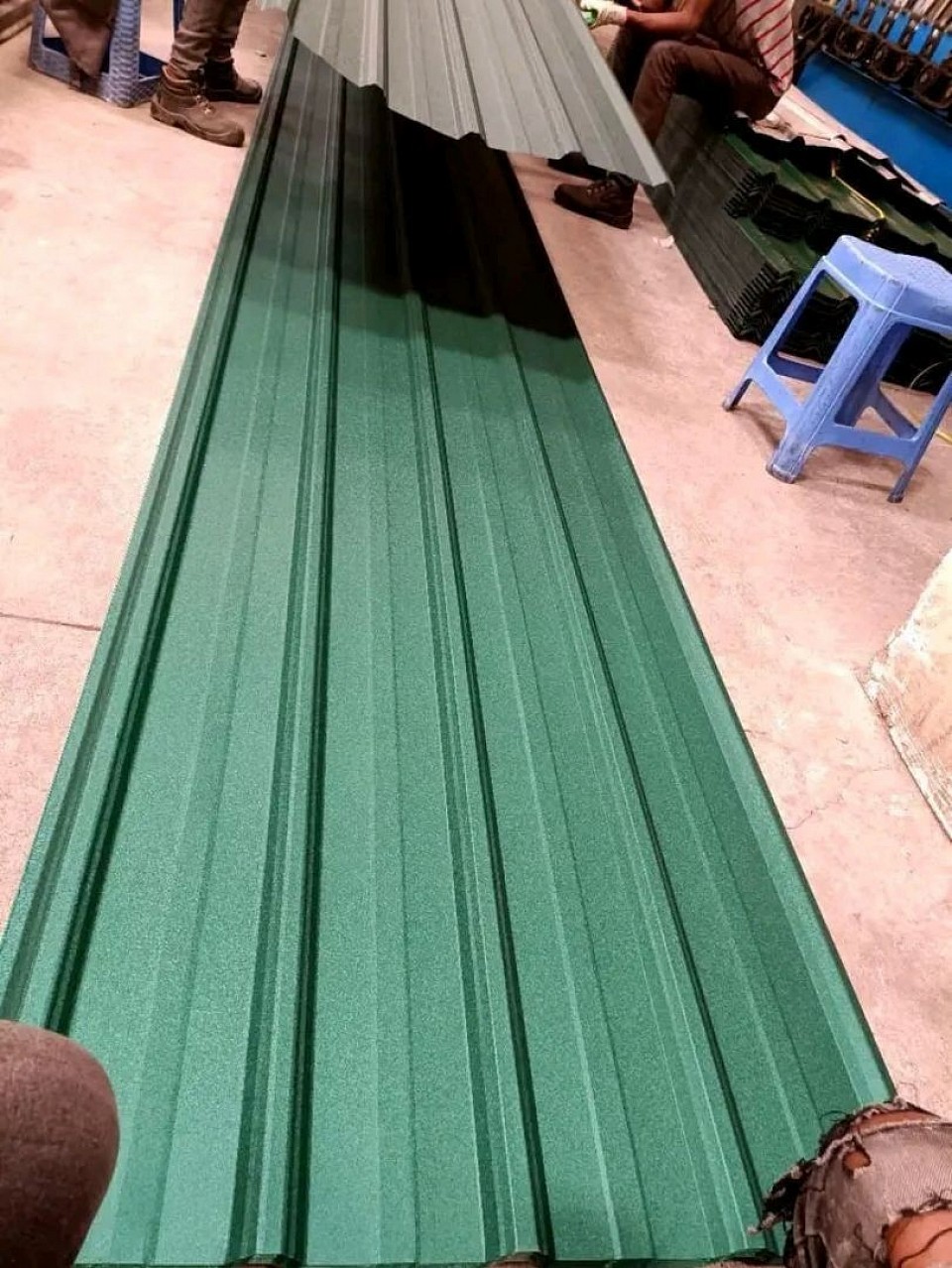BOX PROFILE MABATI GLOSSY MATTE G28 (@ksh 520/- per meter) ◾2m - ksh 1,040/- ◾2.5m - ksh 1,300/- ◾3m - ksh 1,650