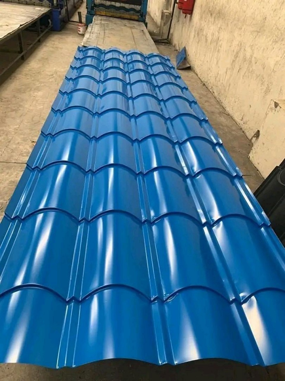 ROMANTILE GLOSSY MATTE G28 AVAILABLE (@ksh 650/- per meter) ◾2m - ksh 1,220/- ◾2.5m - ksh 1,525/- ◾3m - ksh 1,830/